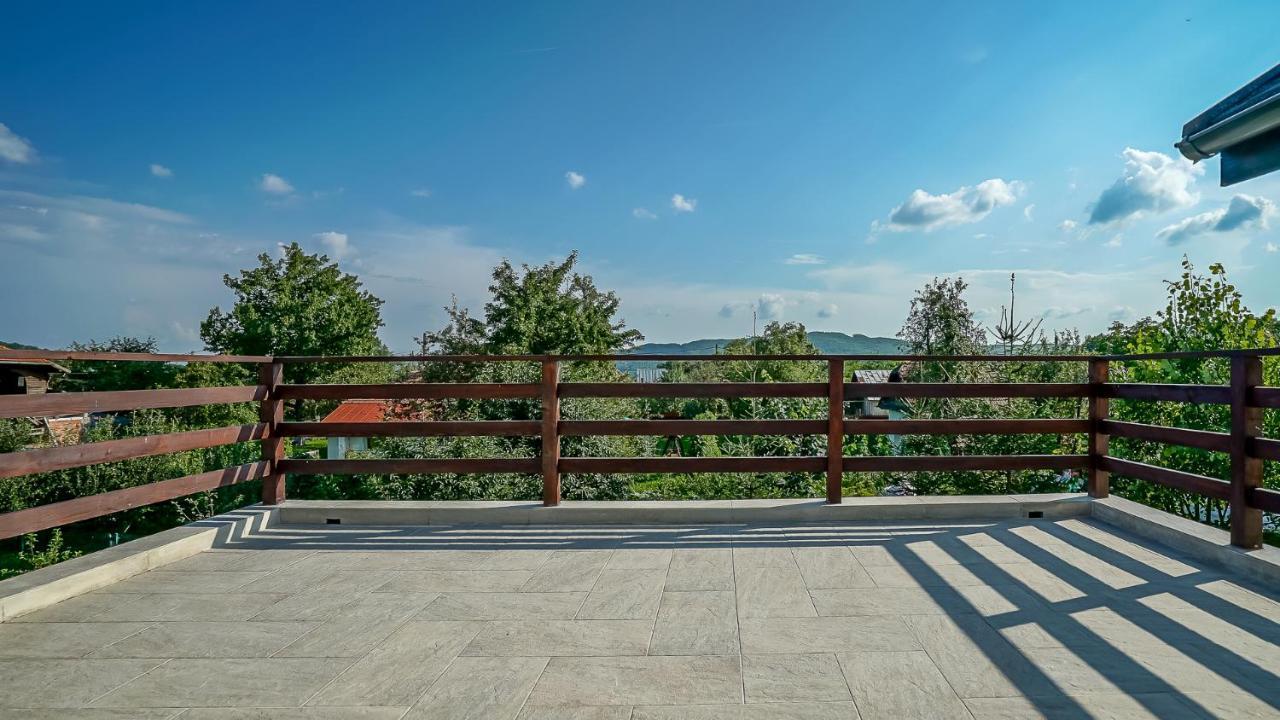 Vila Luna Комарник Екстериор снимка